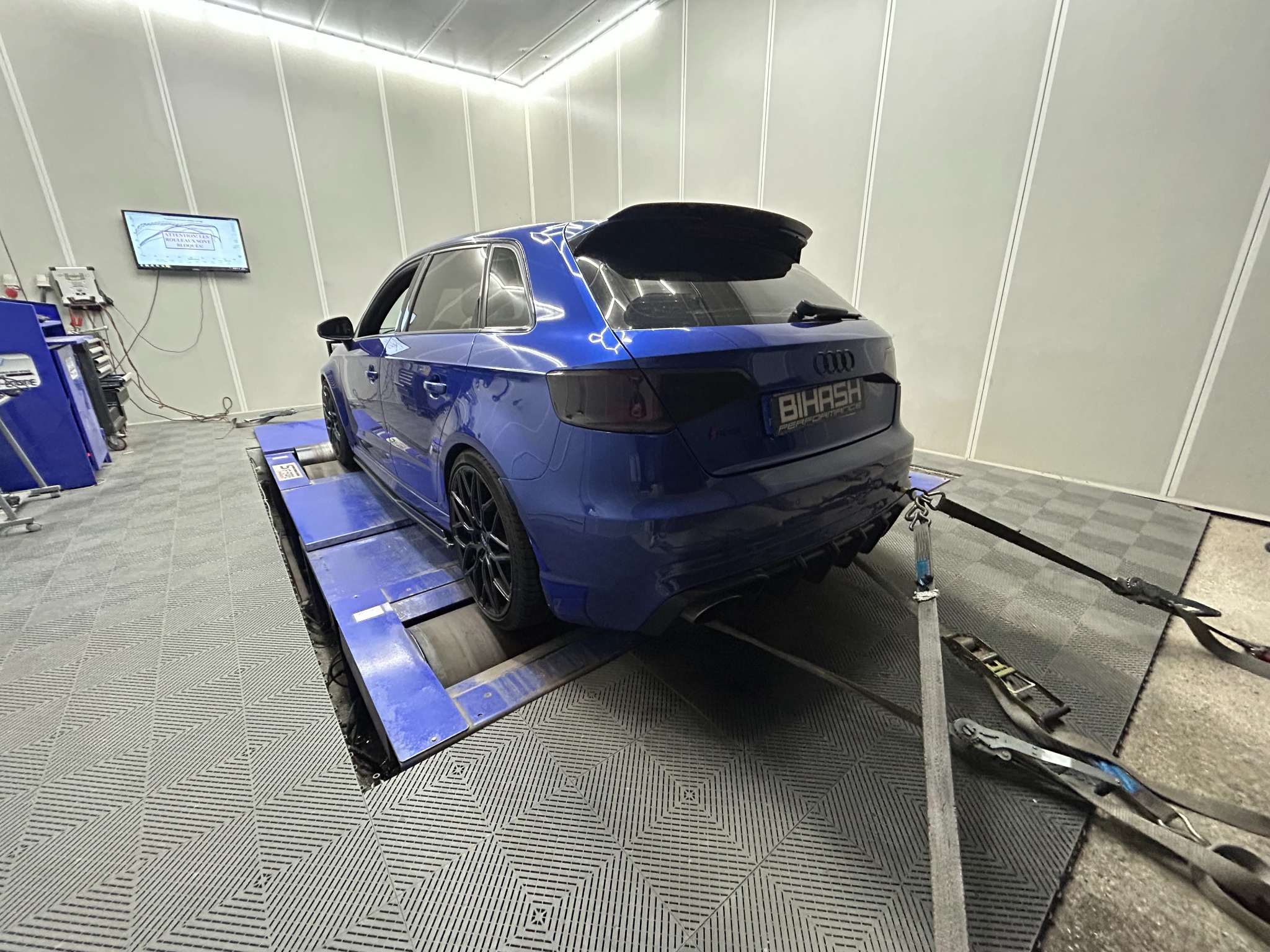 Audi Bihash Performance installée sur le banc de puissance